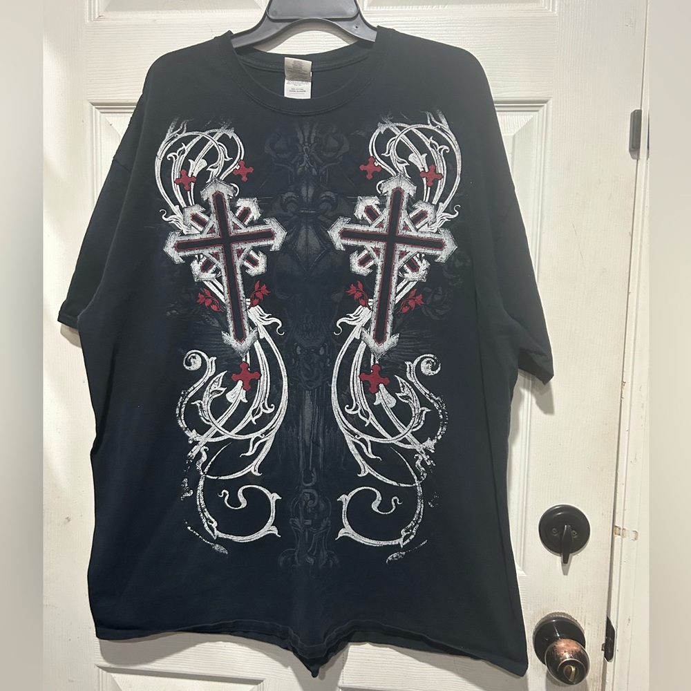 Y2K grunge Black & red cross graphic tee #goth #emo #Y2K #Grunge